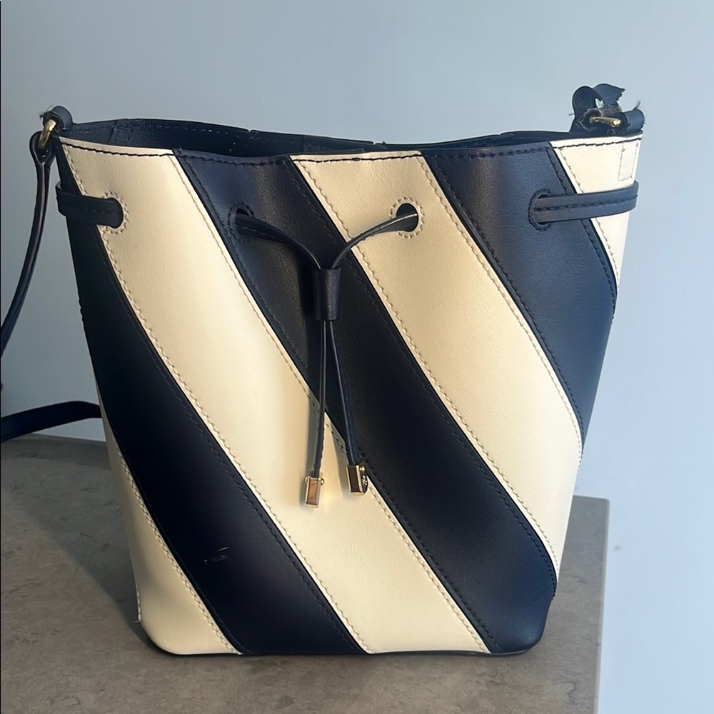 Ralph Lauren Bucket Bag - Picture 10 of 12